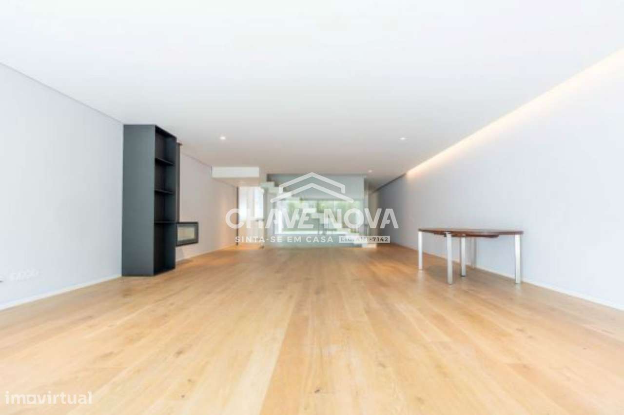 Moradia em Banda T4 Nova em Condomínio Fechado em Nevogilde - Grande imagem: 2/25