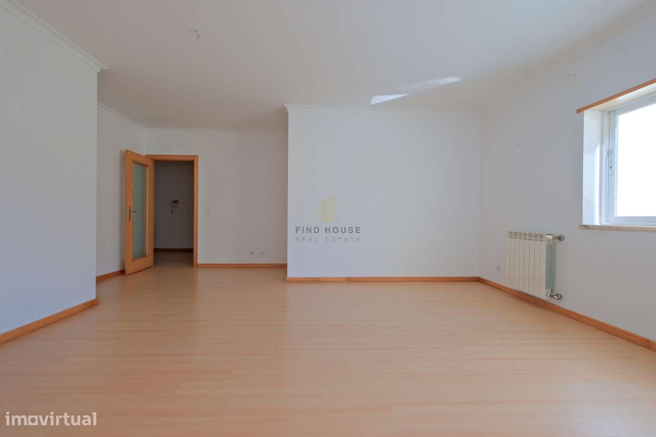 Vende-se T1 com garagem no Parque de São Domingos, em São Domingos de-6