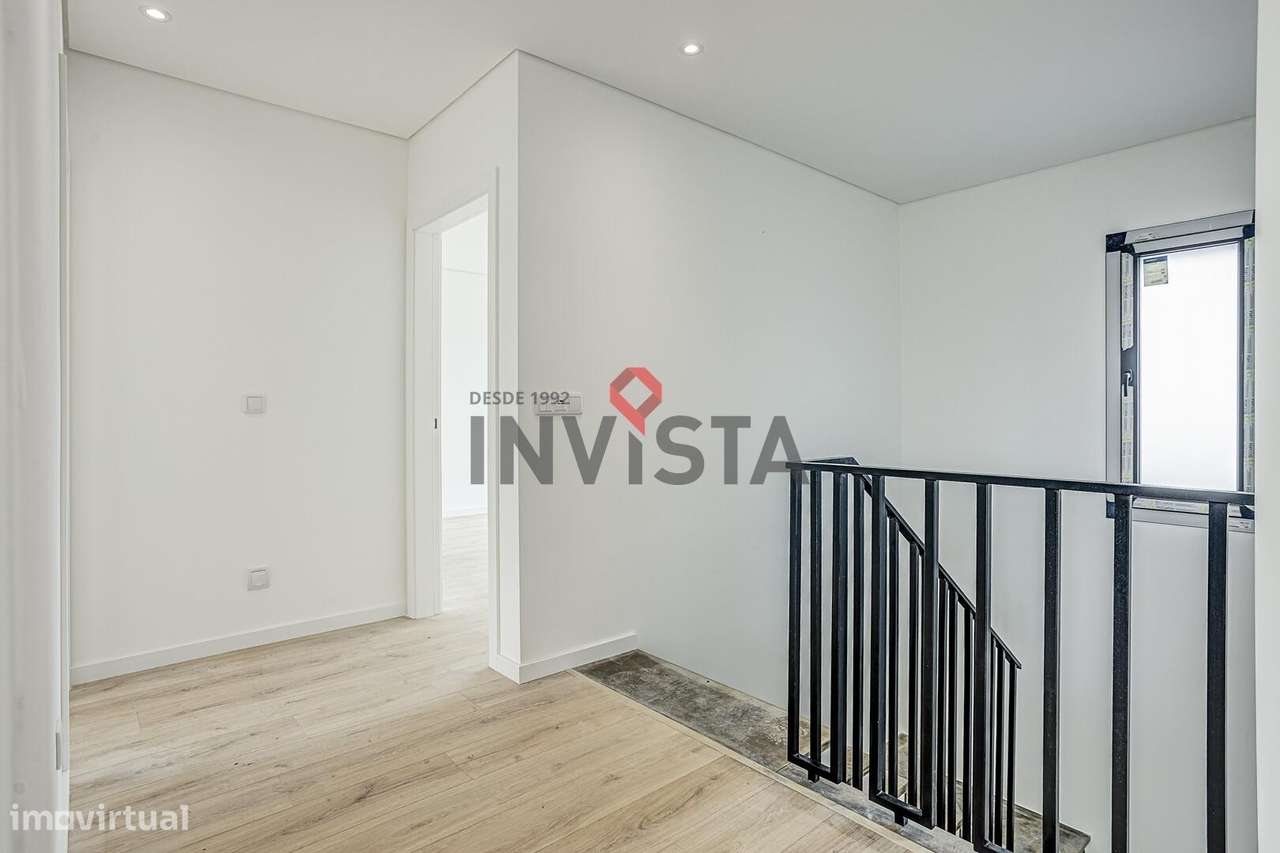 Moradia nova com 3 suites e com arquitectura moderna-17