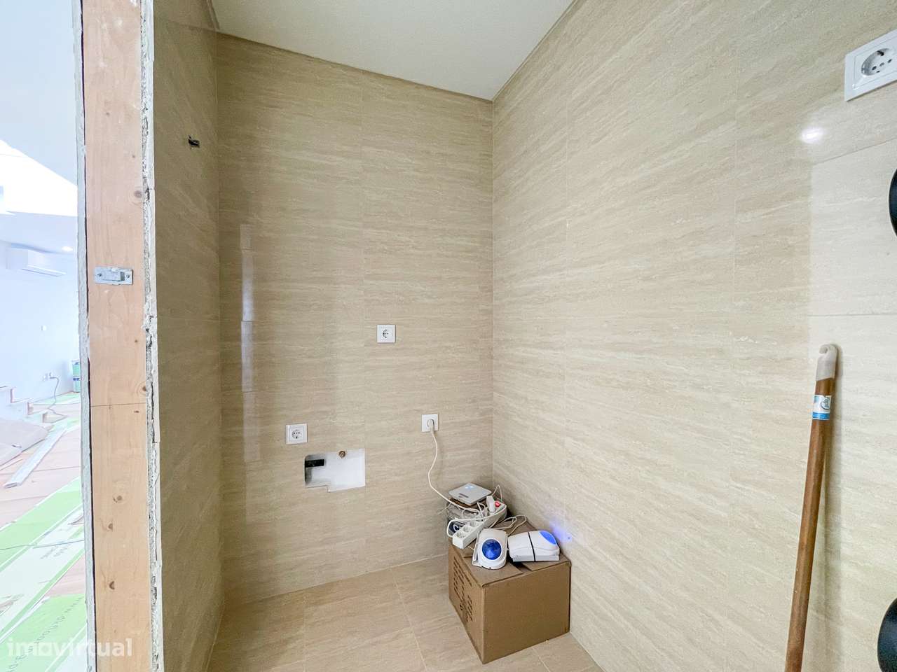 Moradia T4 com Piscina - Santa Iria de Azoia (Bairro da Salvação)-13