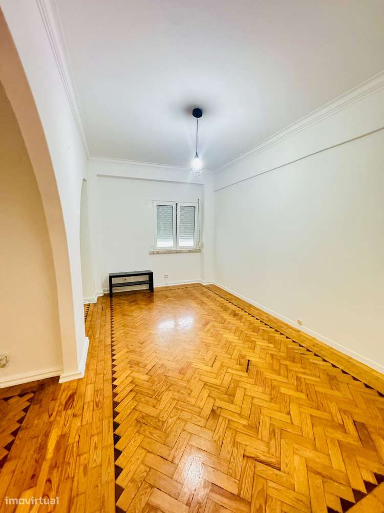 Apartamento para alugar em São Domingos de Benfica - Grande imagem: 2/5