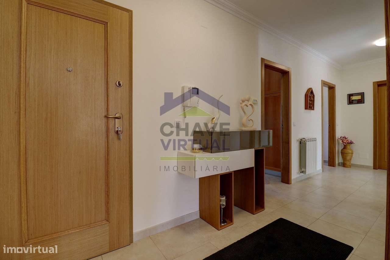 Apartamento T3 com Garagem e Arrecadação - Centro Lourinhã-8