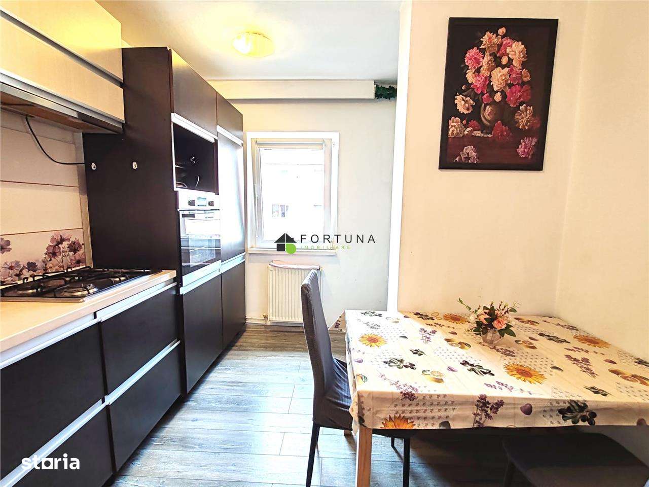 Apartament 3 camere , etaj intermediar - Astra-4