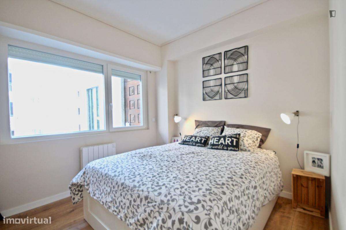 Apartamento com 1 quartos - localizado em Princípe Real Lisbon - Grande imagem: 2/10