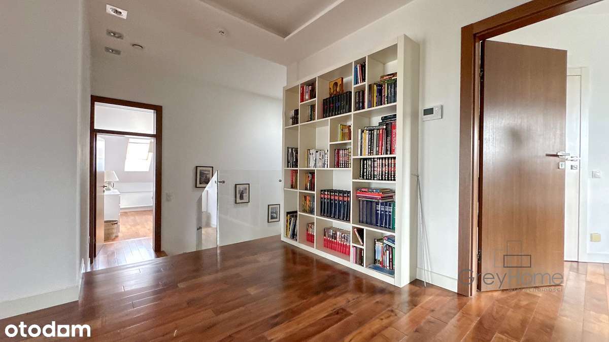 Przestronny jednorodzinny dom w Nowej Woli-10