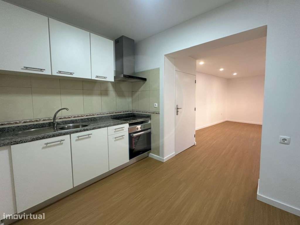 Andar Moradia T1 Totalmente Remodelado em Amorim na Póvoa de Varzim - Grande imagem: 5/25