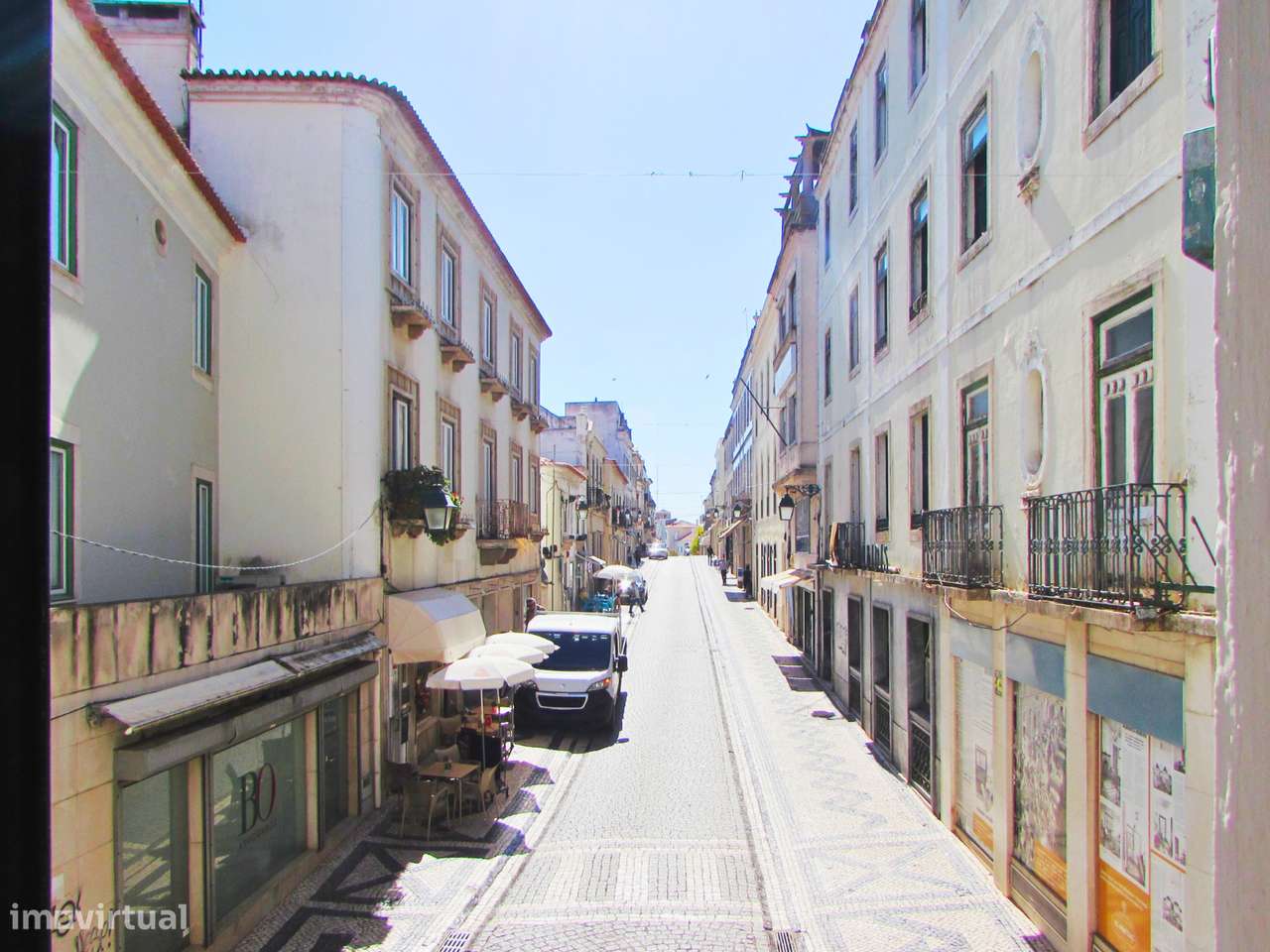 Prédio no Centro Histórico de Santarém - Grande imagem: 3/23