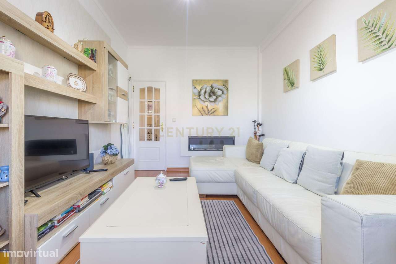 Apartamento T2 Renovado com Vista para o Rio em Lavradio - Grande imagem: 4/17