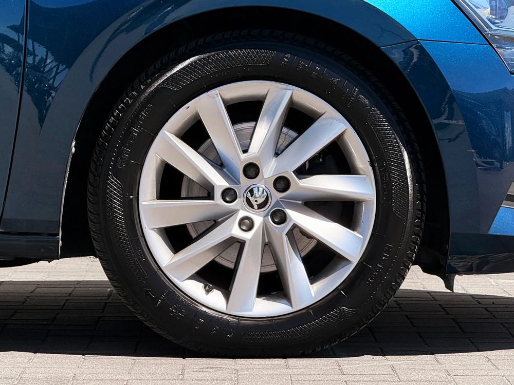 Skoda Superb 2.0 TDI Scr 4X4 Style DSG 200 KM — zdjęcie 7