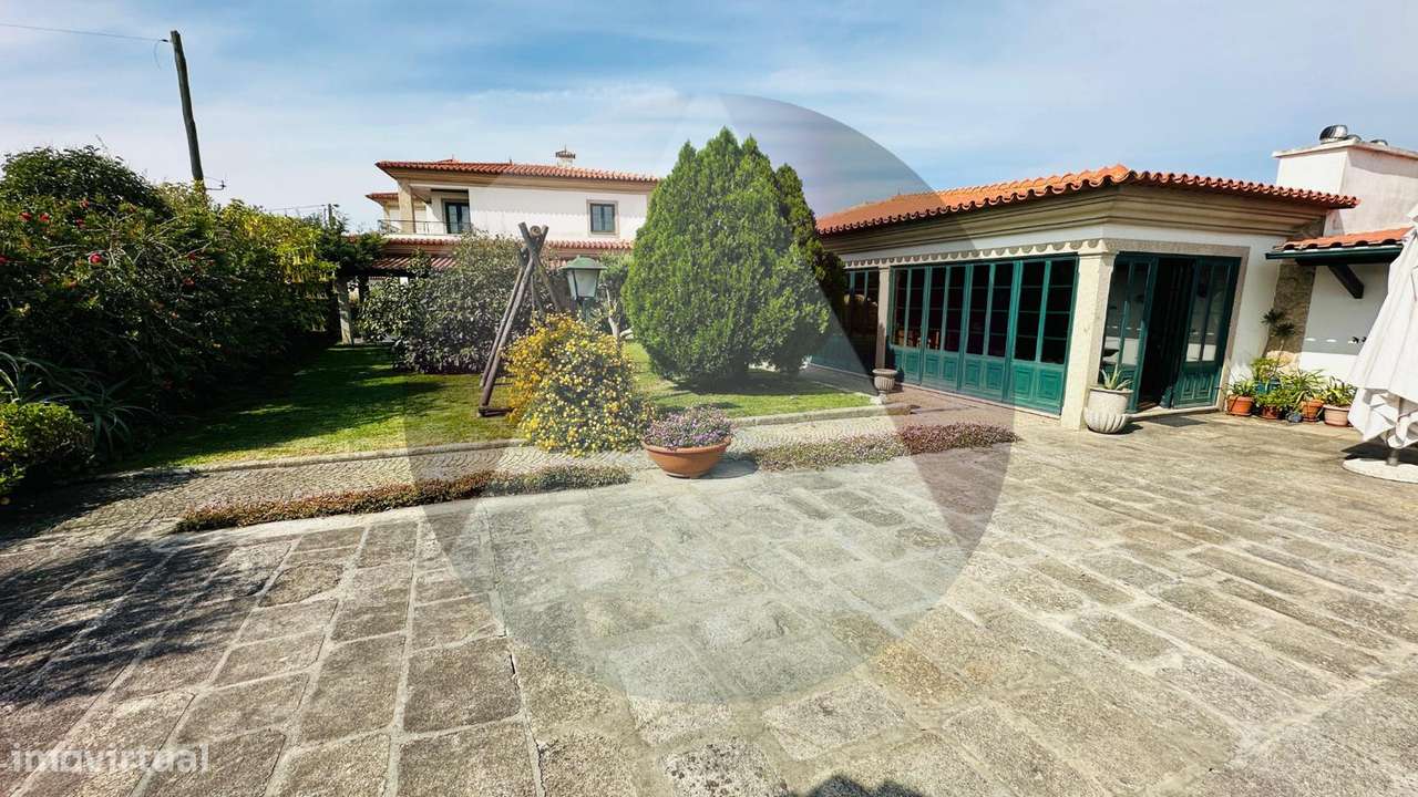 Fantástica moradia T6 c/ piscina-23