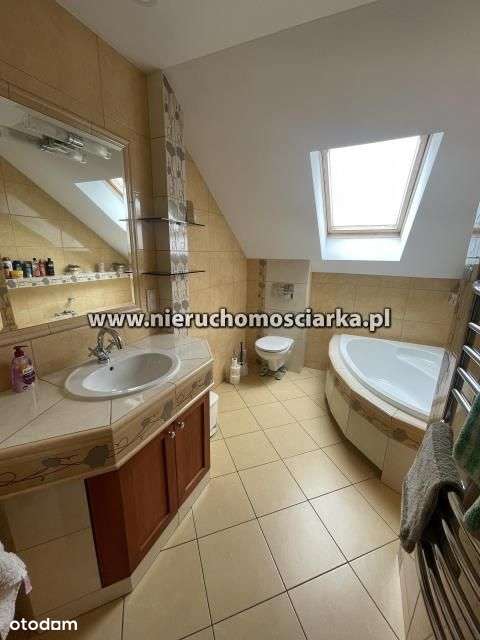 Ładny i zadbany dom w pięknej okolicy Pogrzebień-18