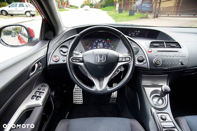 Honda Civic 1.8 Sport - 12