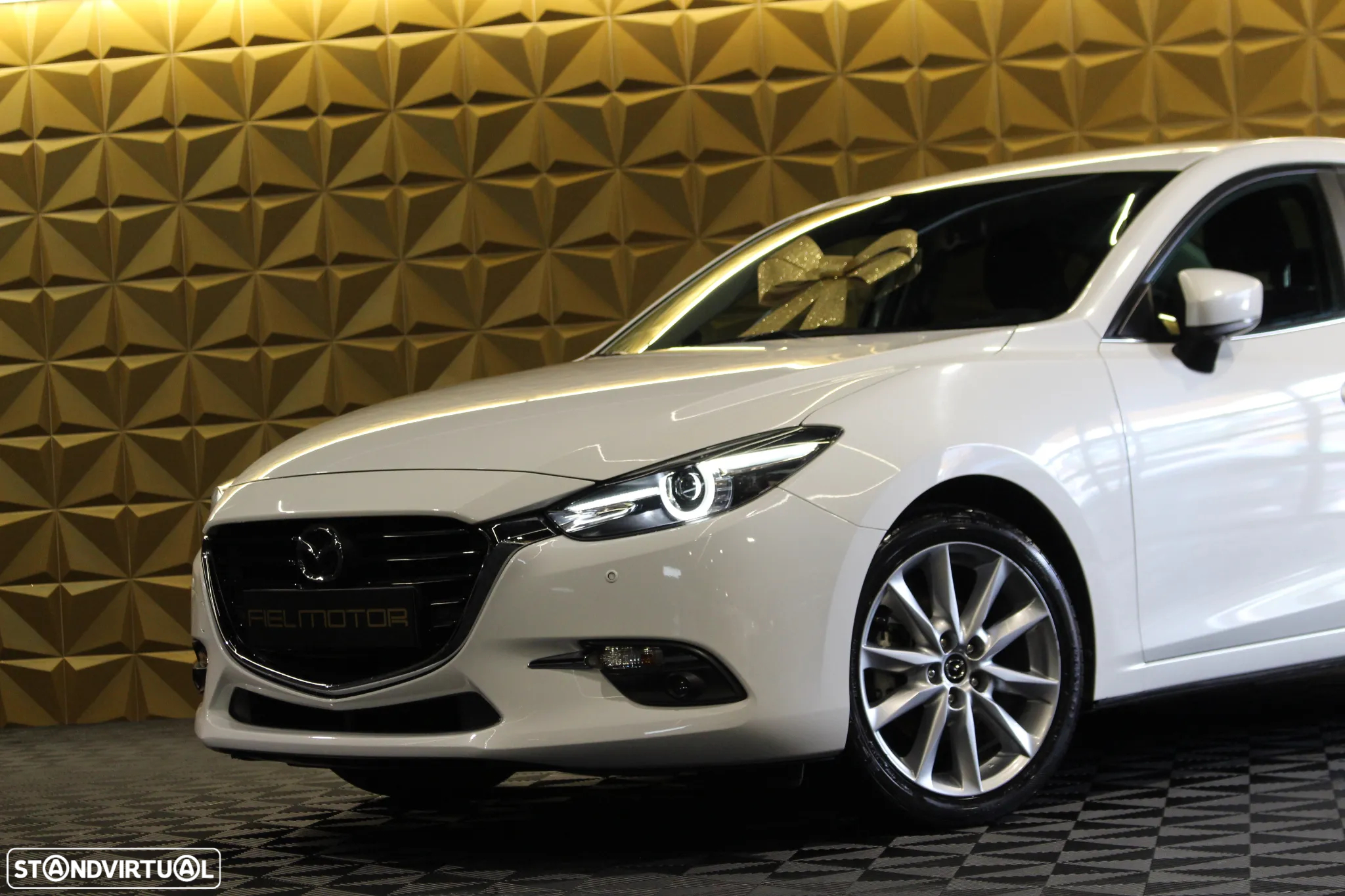 Mazda 3 1.5 Sky-D Excellence Navi - 4