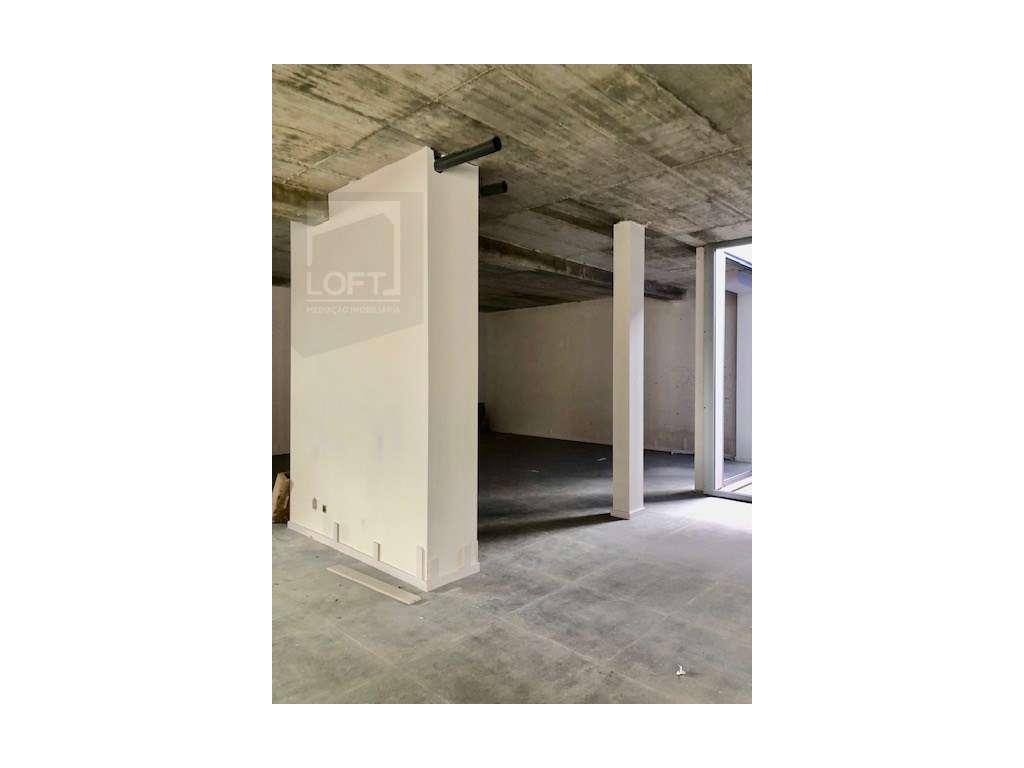 Loja à Venda em Azurém, Guimarães - Grande imagem: 4/12