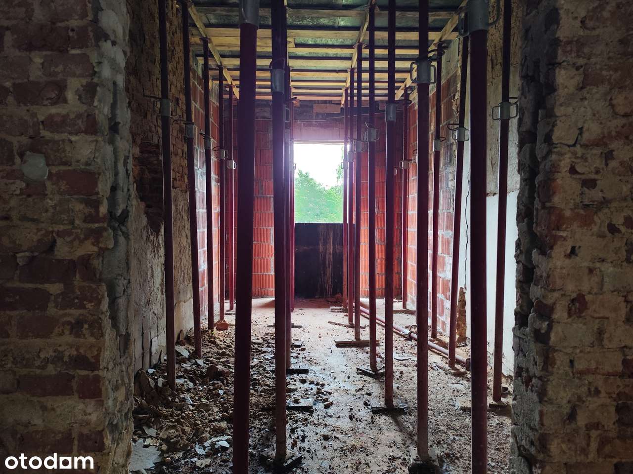 Kamienica 765 m2, działka 873 m2, stan surowy otwarty, stropy żelbeton-15