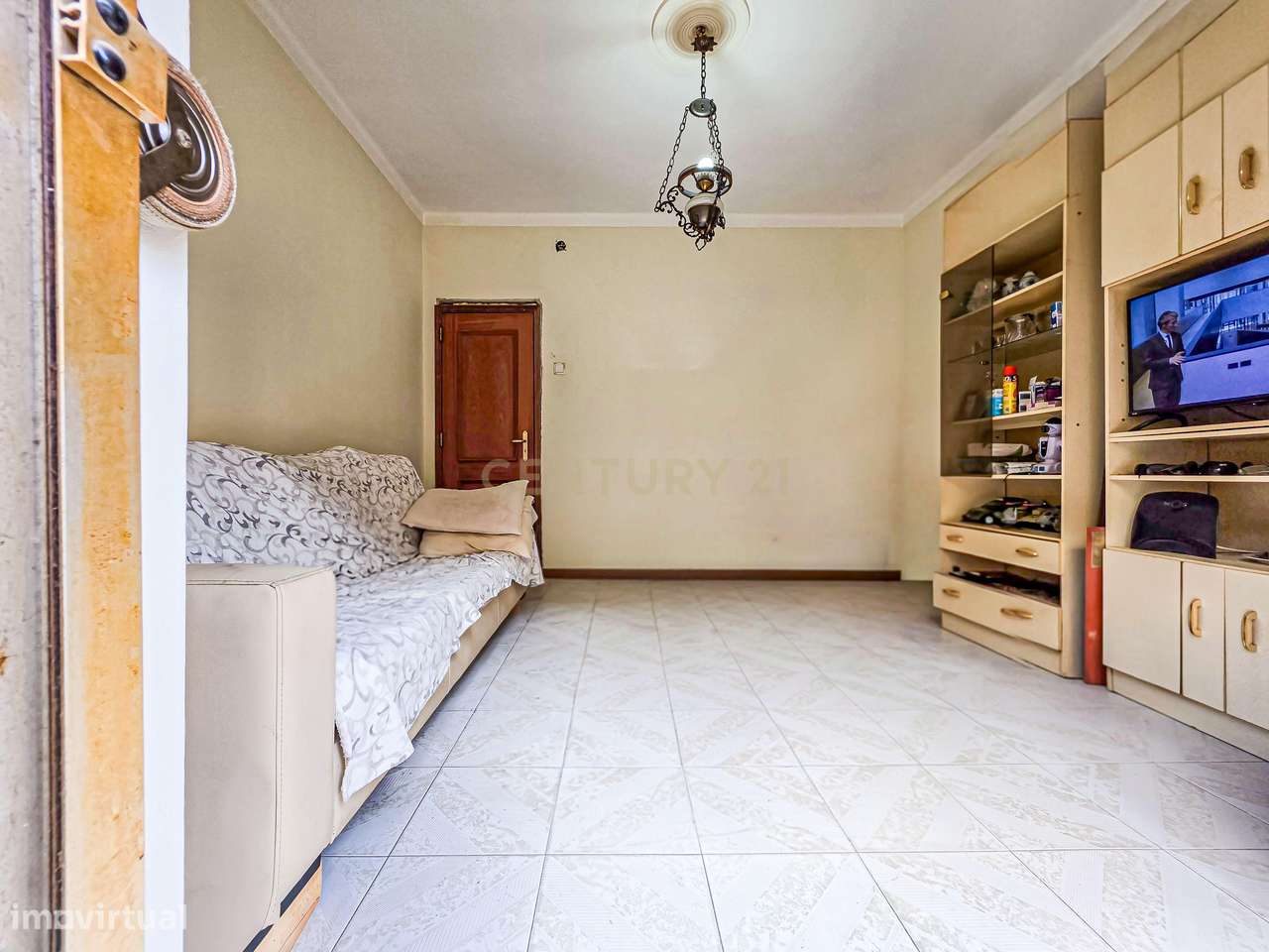 Apartamento T1 com Varanda em Localização Central-10