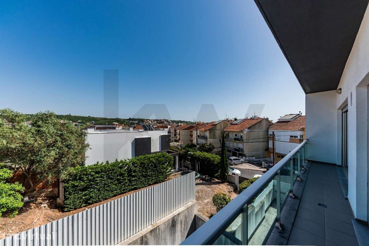 Apart T3 -  Condomínio fechado - Varandas - Piscina - Box para 3 viatu-21