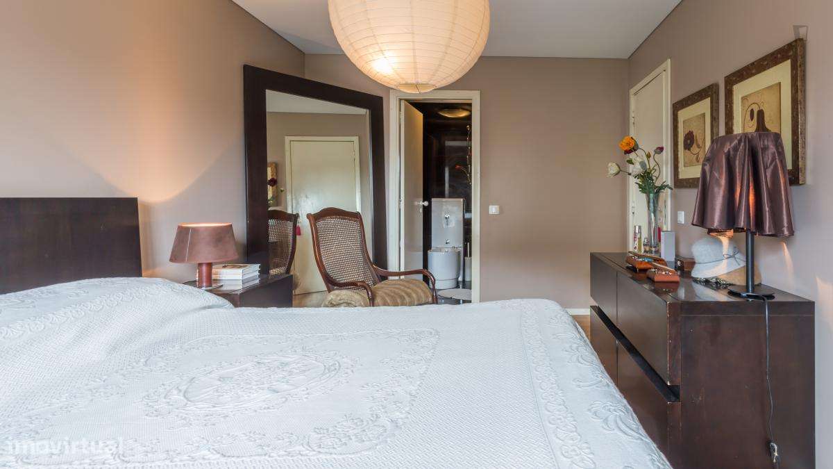 Quarto - localizado em Lordelo do Ouro Porto - Grande imagem: 4/23