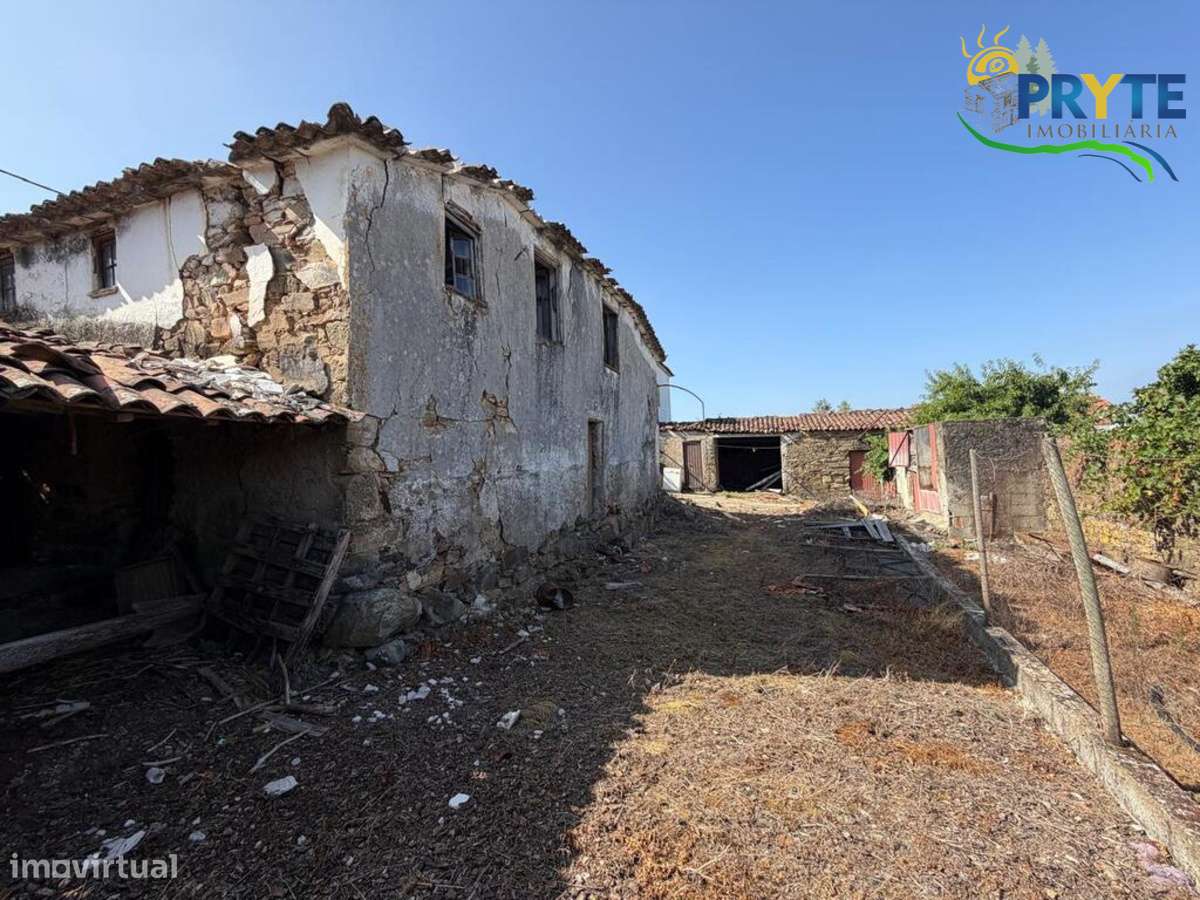 Moradia para Restauro com Terreno, Pátio, próxima da Sertã-17