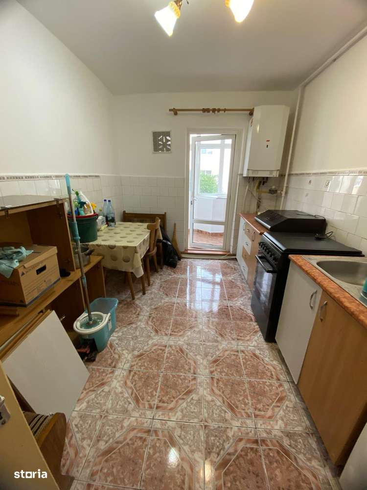 3 DECOMANDATE la etajul 2, Banca Nationala-6