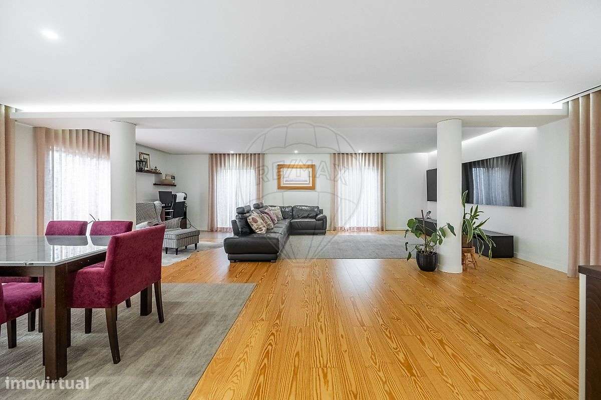 Moradia T4 para venda-16