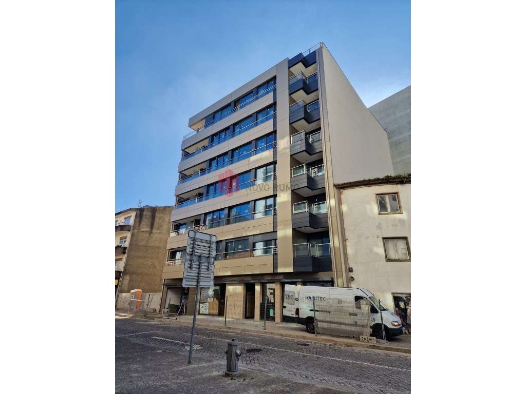 Apartamento T3 no centro da Maia-0