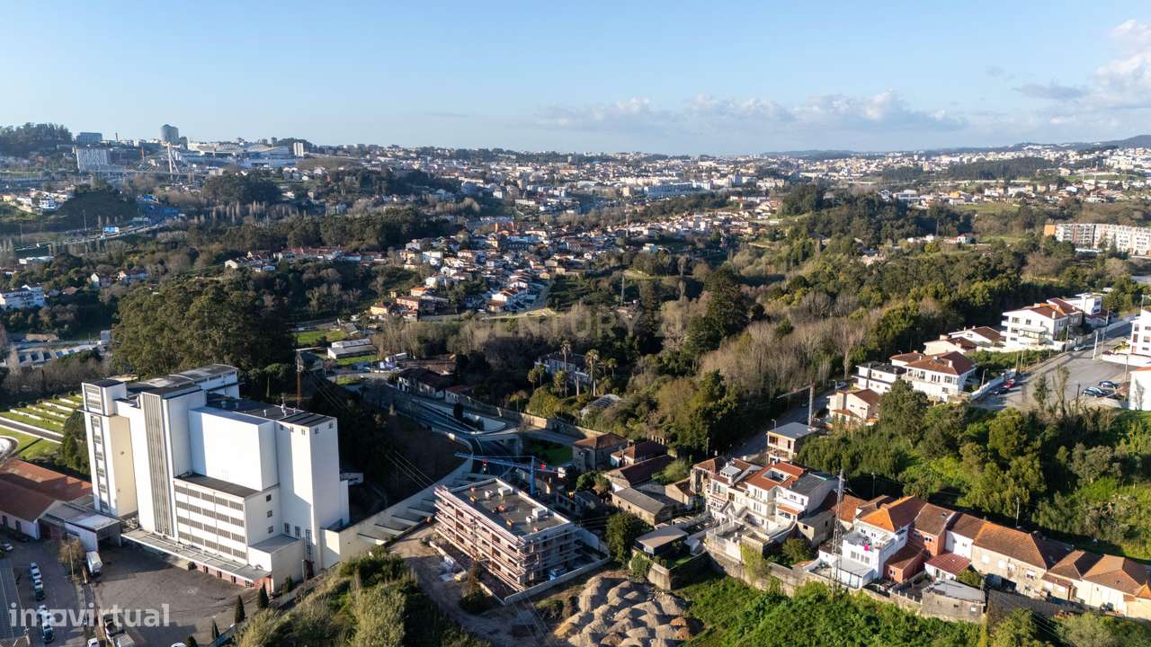 T2 Único com Terraço de 277m² | Valbom, Gondomar-12