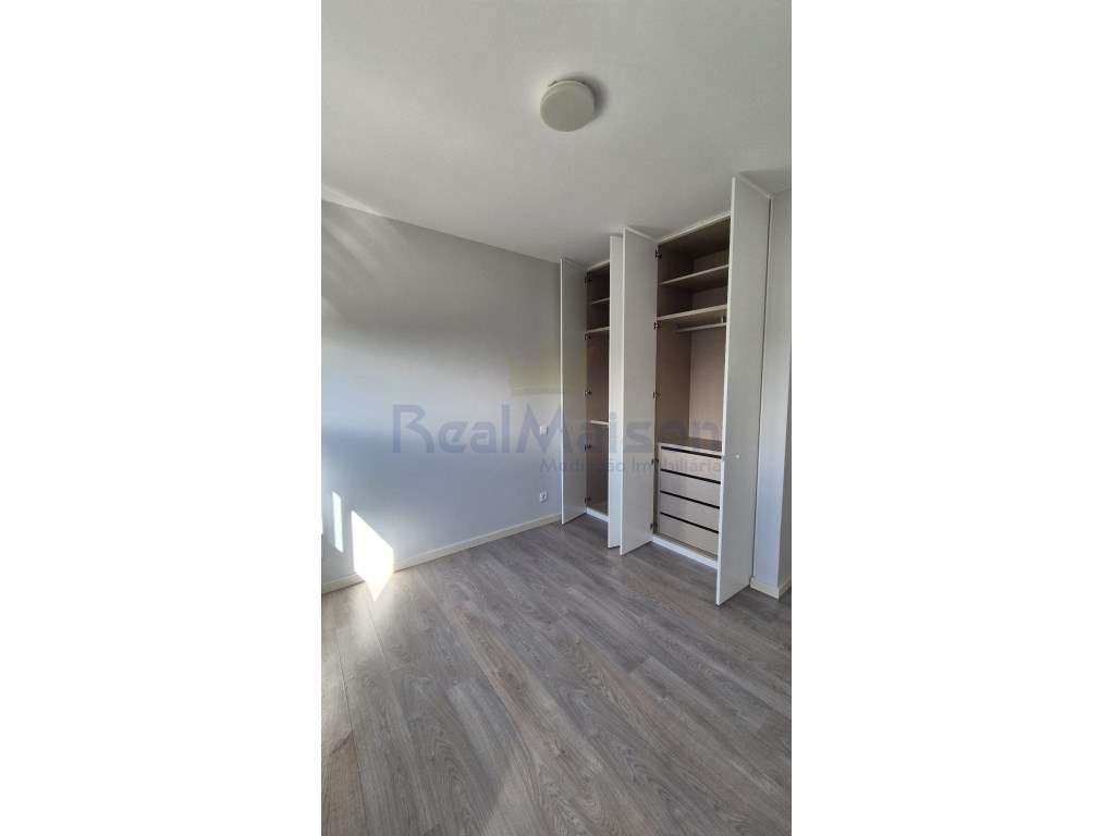 Excelente Moradia de Luxo c/ 7 quartos, Piscina e Jardim-17