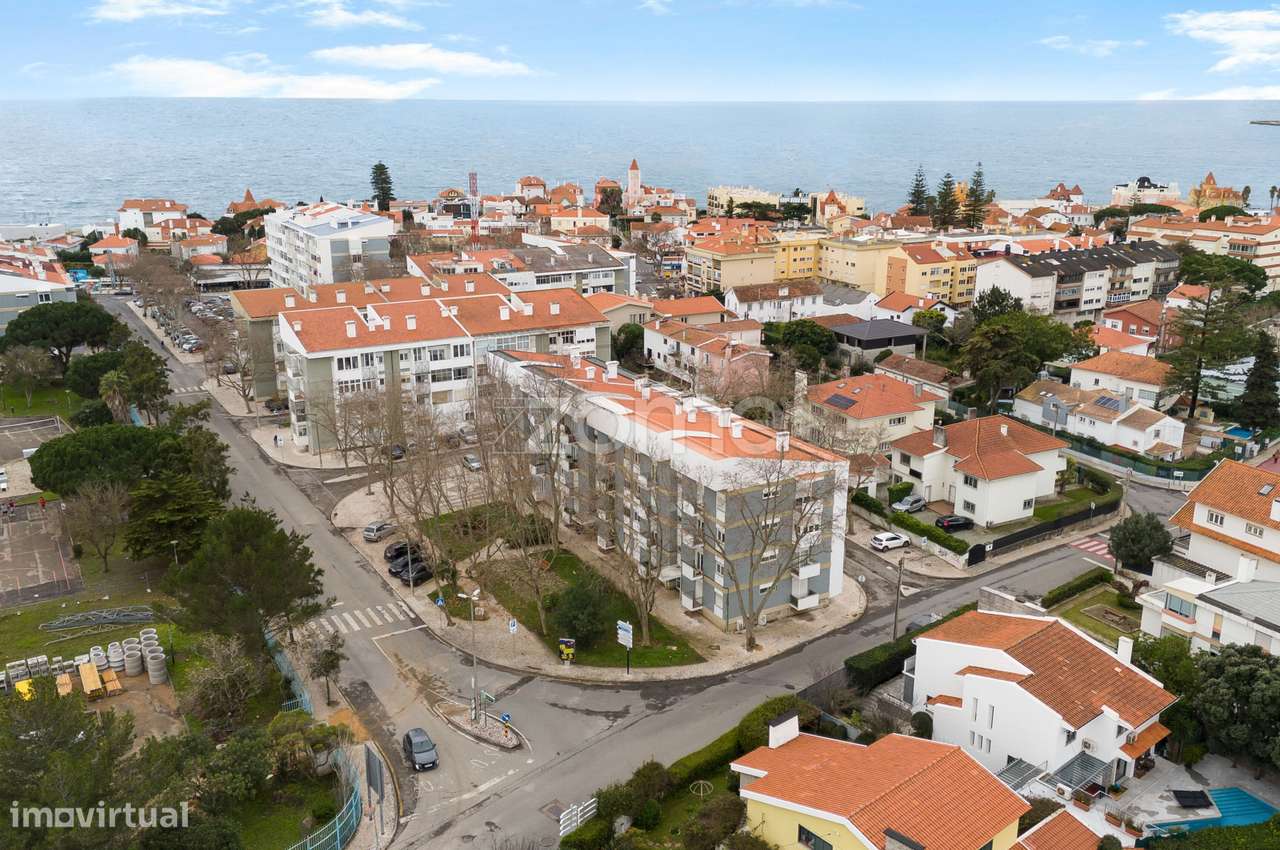 T3 Renovado a 5 Minutos da Praia, São João do Estoril-0