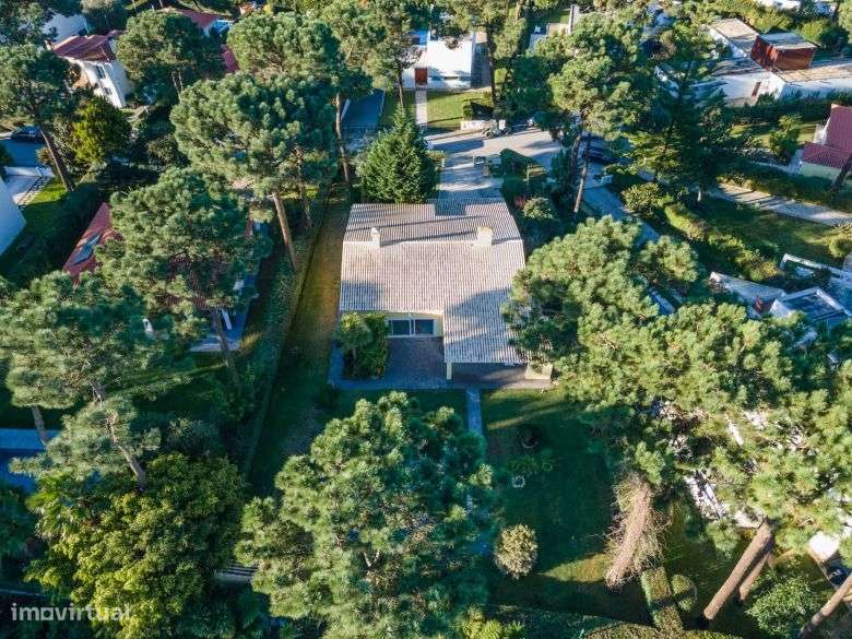 Moradia Independente T4 na Herdade da Aroeira com piscina, garagem a 2-52