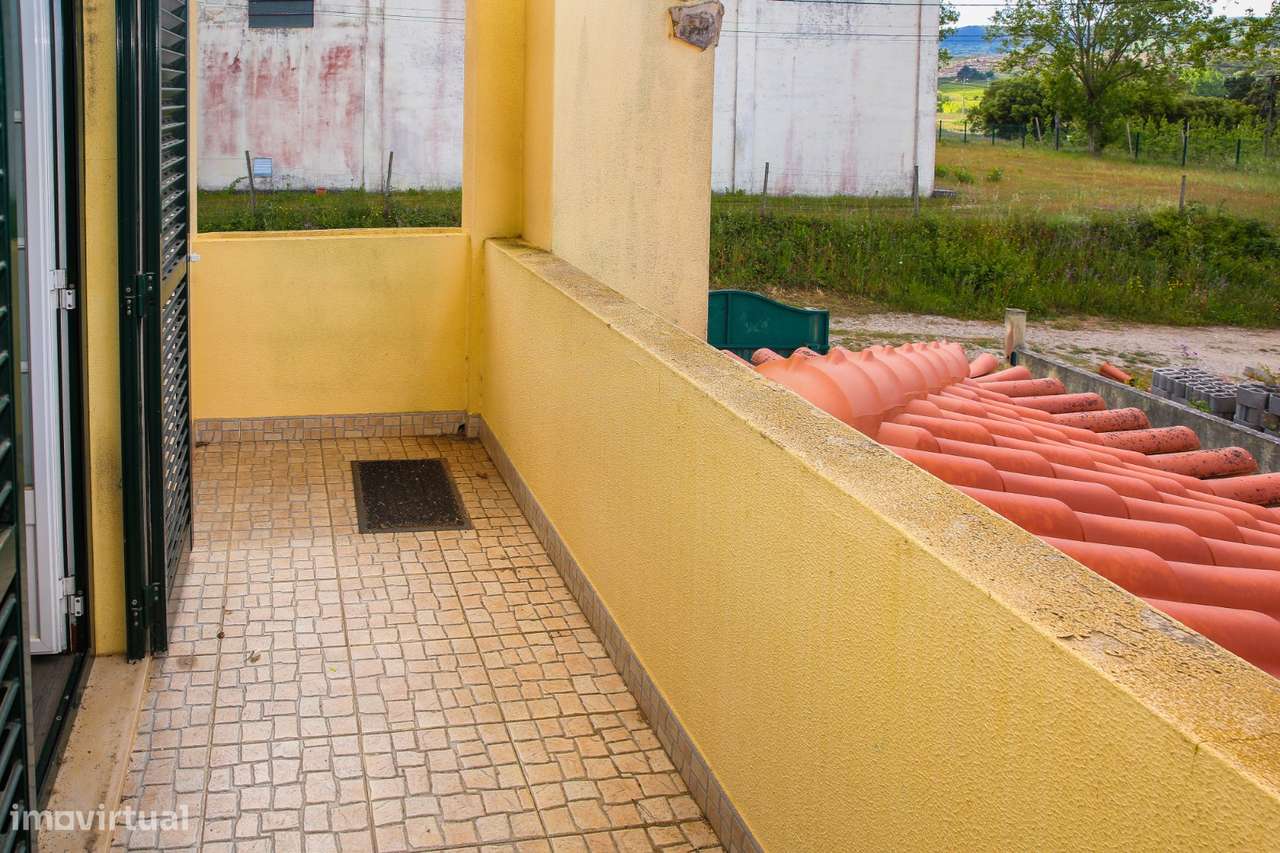 Moradia T4 isolada com logradouro de 2.200m²-19