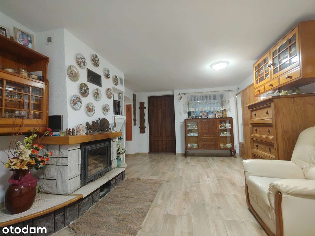 Całoroczny Dom nad Jeziorem (przekształcony na mieszkalny)-1