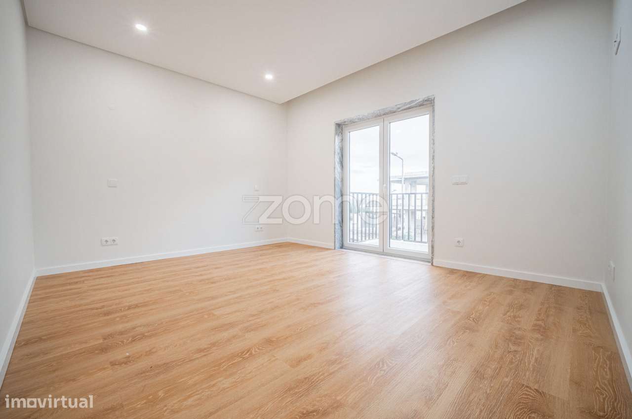 Moradia T3 com 6 assoalhadas, nova, no Alto dos Gaios - Estoril-13