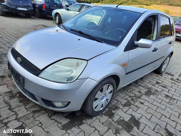 Dezmembrez Ford Fiesta 1.4rdci - 3