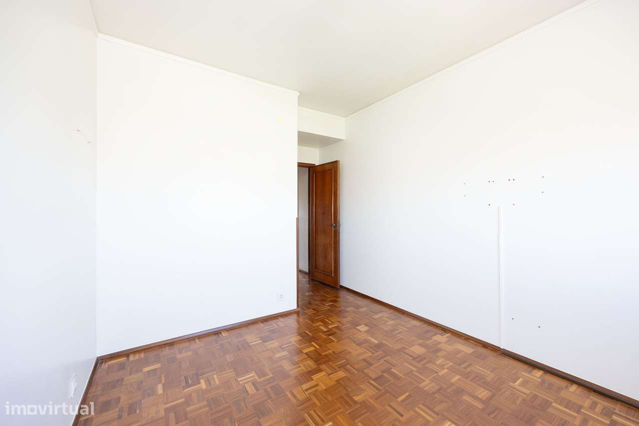 Apartamento T5 | Último Piso | Capuchos, Leiria-25