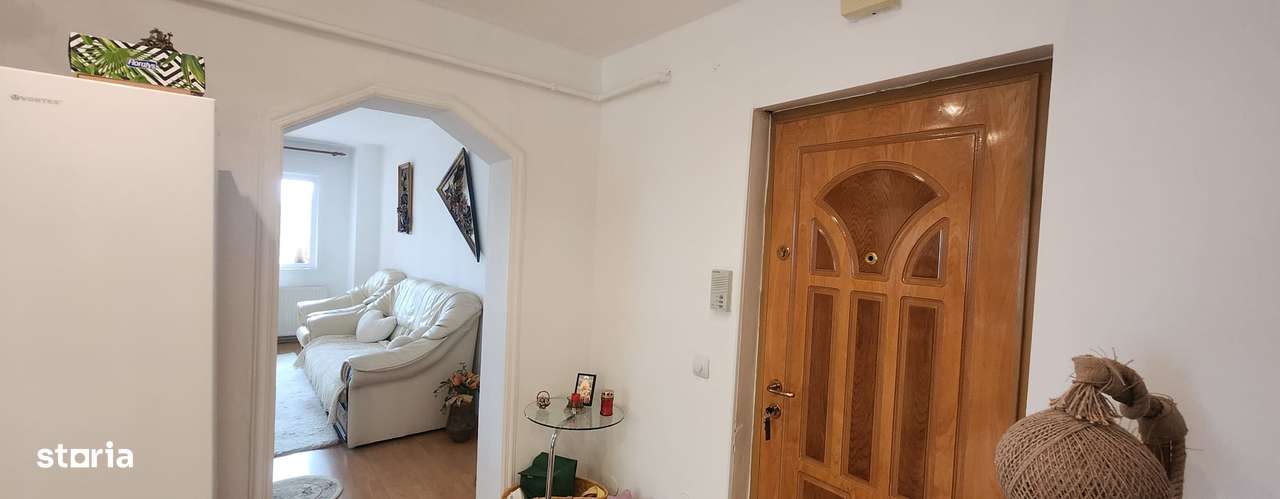 Apartament 2 camere, Craiter, etaj 1, decomandat, mobilat,utilat! - Imagine principală: 2/10