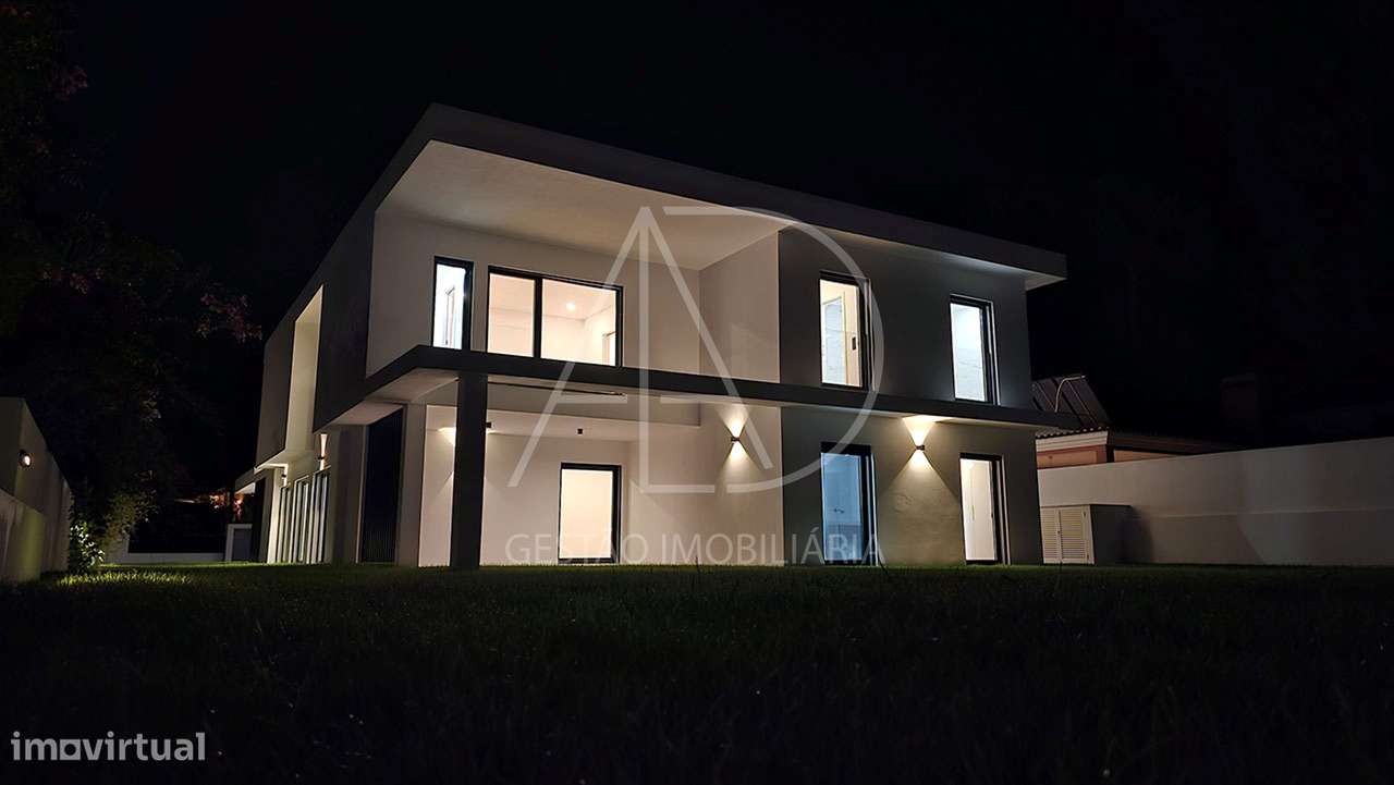 Moradia, 367 m², Corroios-30