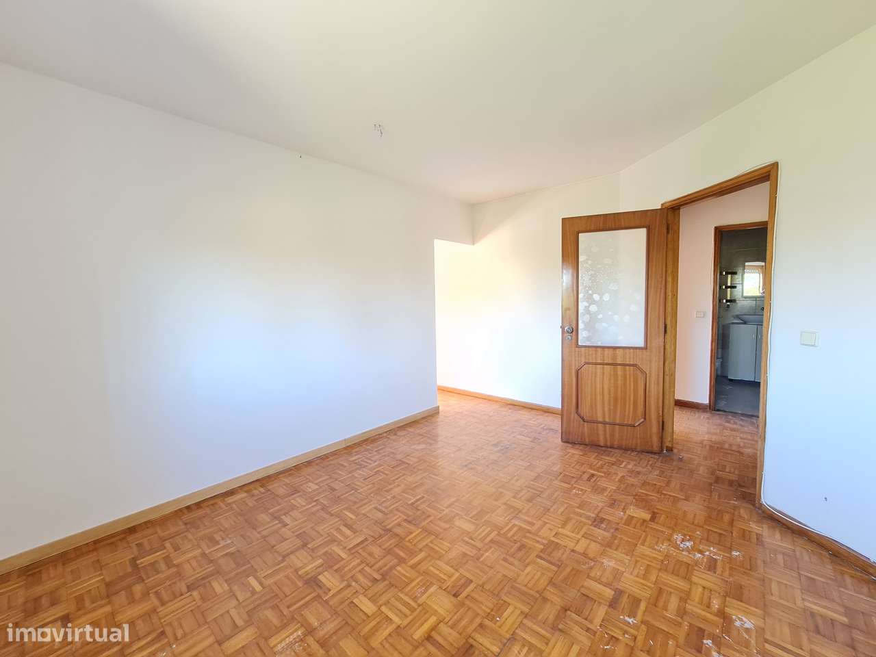 Oportunidade de investimento!! Apartamento T2+1 em Oliveira do Douro-8