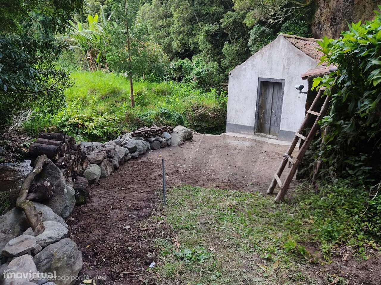 Moinho urbano de 28m2 ,inserido num terreno rústico com 2090m2,Levada-1