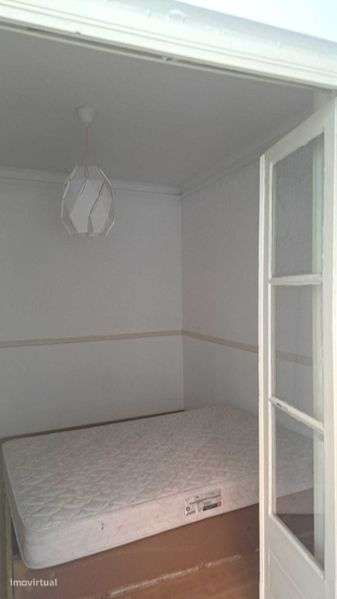 Apartamento T2 - Santa Engrácia - 95 m2, 3º andar - Grande imagem: 4/9