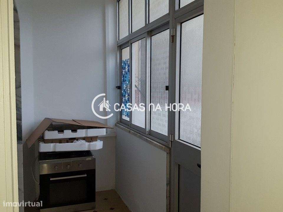 Pinhal Novo, T2 com logradouro semi-equipado - Grande imagem: 5/16