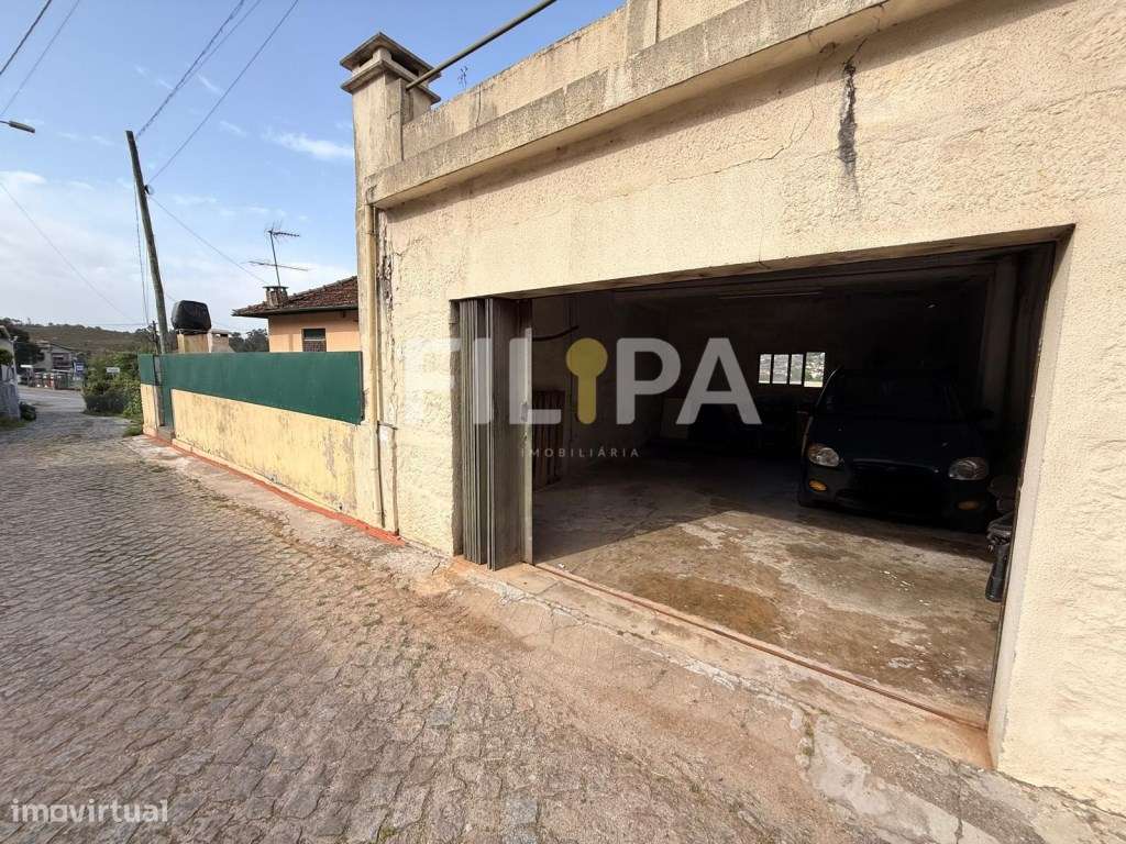 Moradia com 4 frentes no centro de Recarei - espaço, luz e excelent...-18