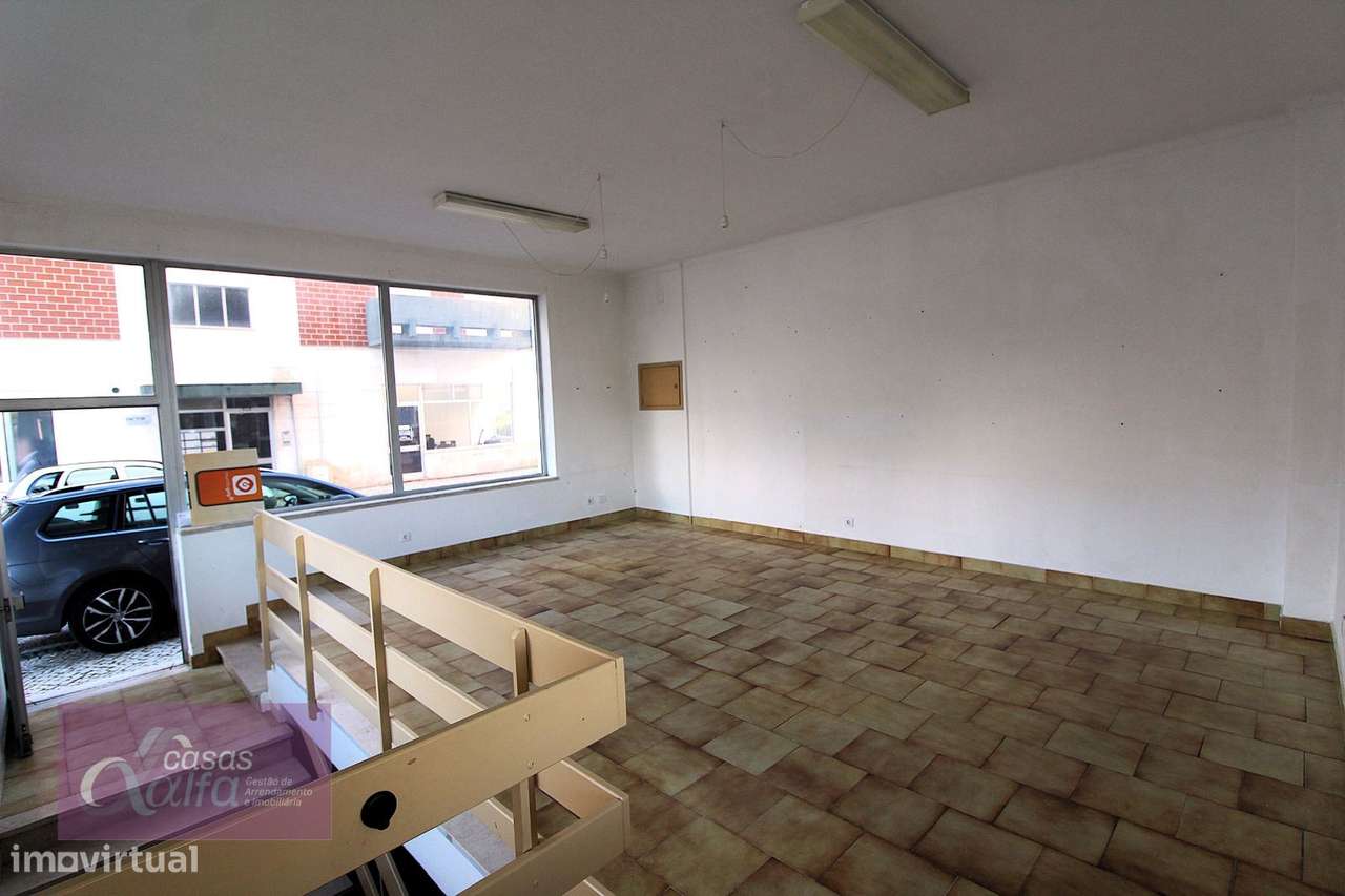 Loja com 2 pisos Capuchos Leiria - Grande imagem: 5/13