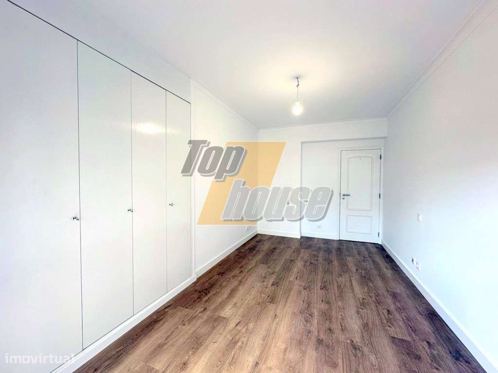 Apartamento T3 Estrada da Luz com parqueamento e arrecadação-14