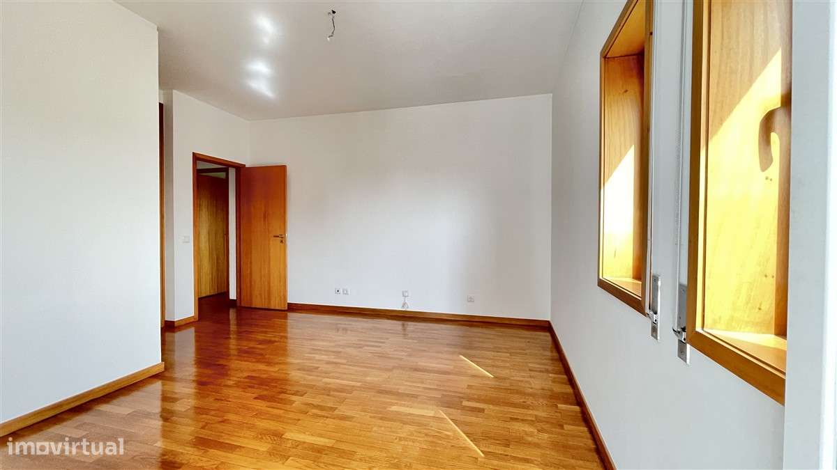 T3 Centro-Póvoa de Varzim-aparcamento-19