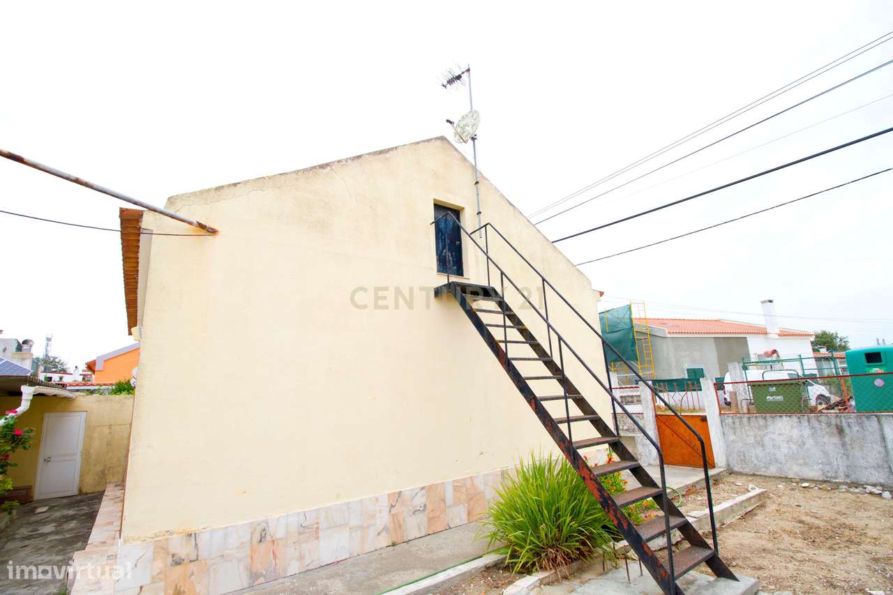 Moradia T2 para Remodelação nas Pontes-46