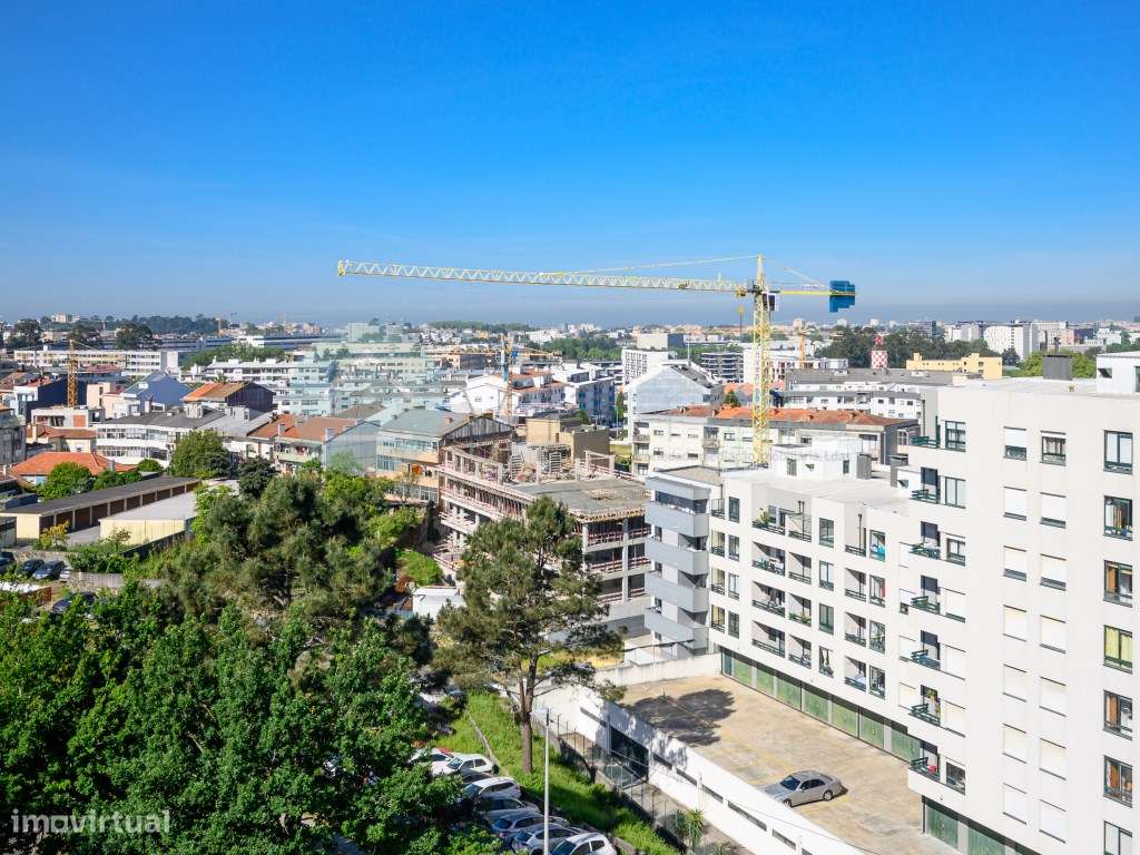 T2 à Venda na Areosa, Porto | Renovado, Garagem e Vista Mar-21