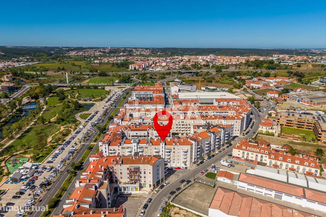Apartamento T3 com Sótão, Garagem e Terraço – Nova Leiria-56
