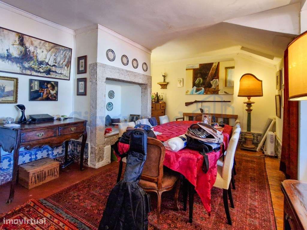 Apartamento T2+2 no Largo do Carmo-3