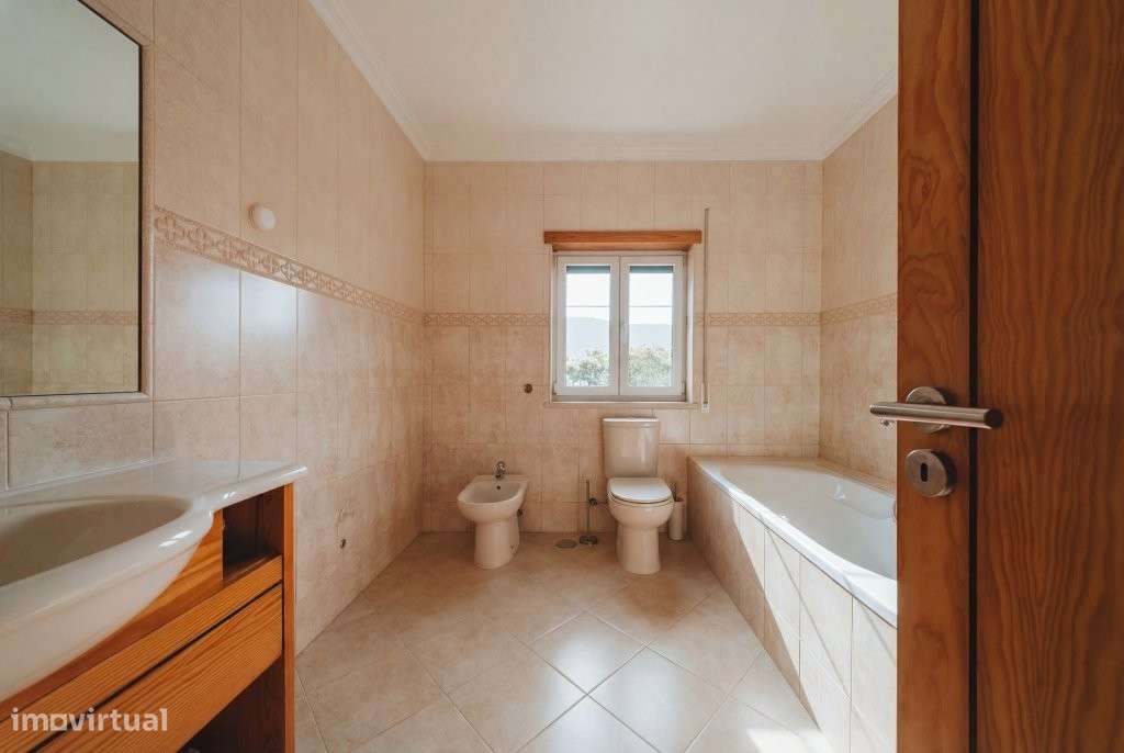 Moradia T7 isolada, com 5 suítes e vistas deslumbrantes-25